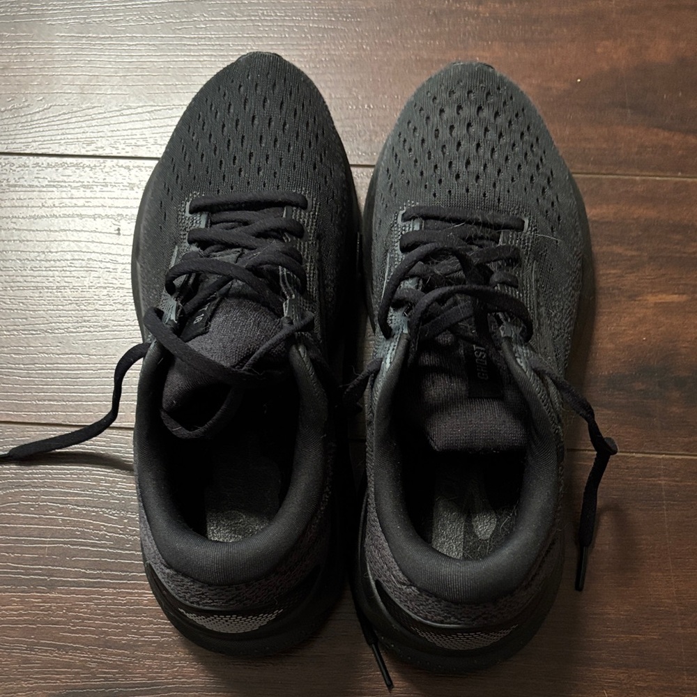 Men's Black Athletic Shoes